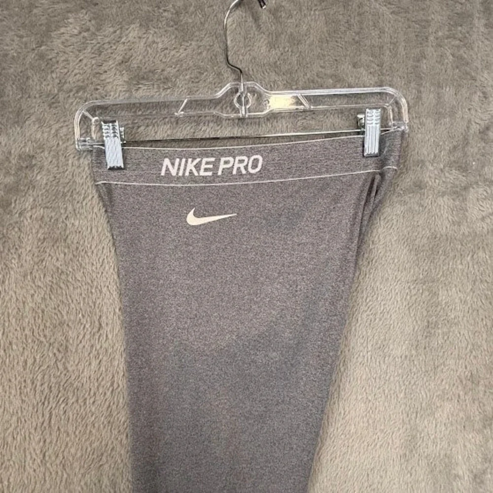 Nike Pro Womens Just Do It‎ Cropped Leggings Gray Dri-FIT Athletic Tights Medium